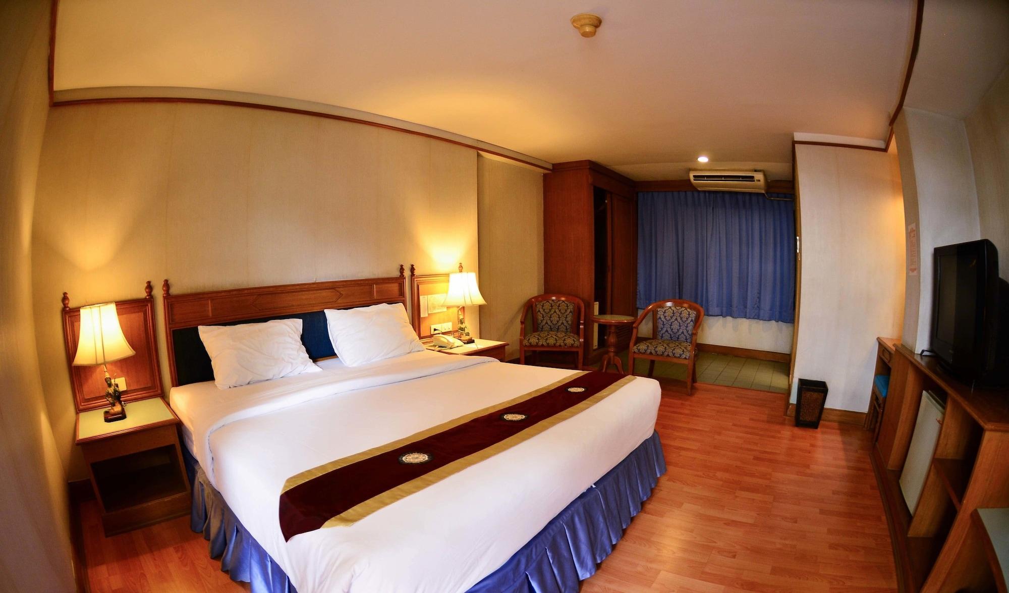 Silom Village Inn Bangkok Ngoại thất bức ảnh