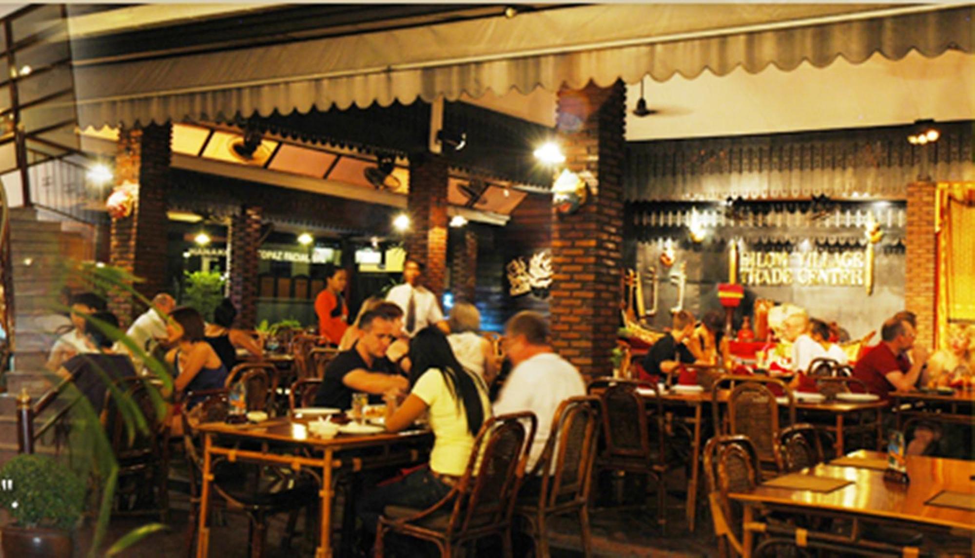 Silom Village Inn Bangkok Ngoại thất bức ảnh