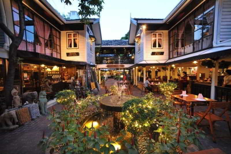Silom Village Inn Bangkok Ngoại thất bức ảnh