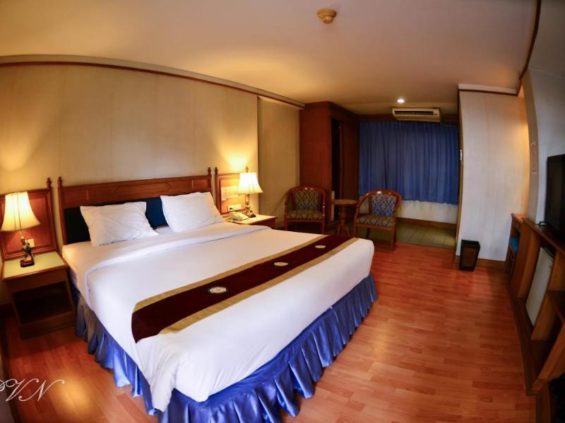 Silom Village Inn Bangkok Ngoại thất bức ảnh
