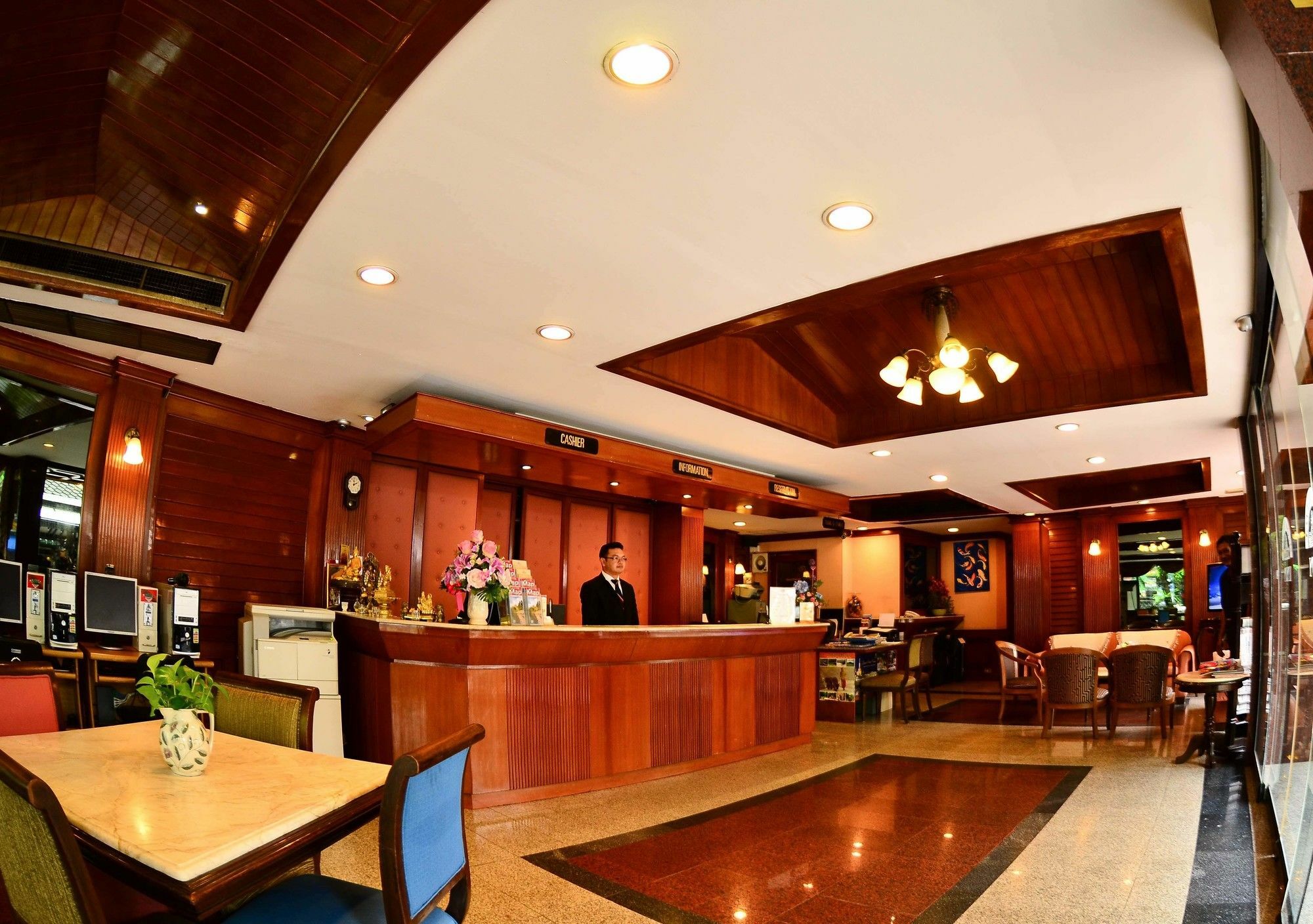 Silom Village Inn Bangkok Ngoại thất bức ảnh