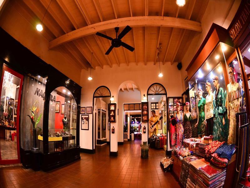 Silom Village Inn Bangkok Ngoại thất bức ảnh