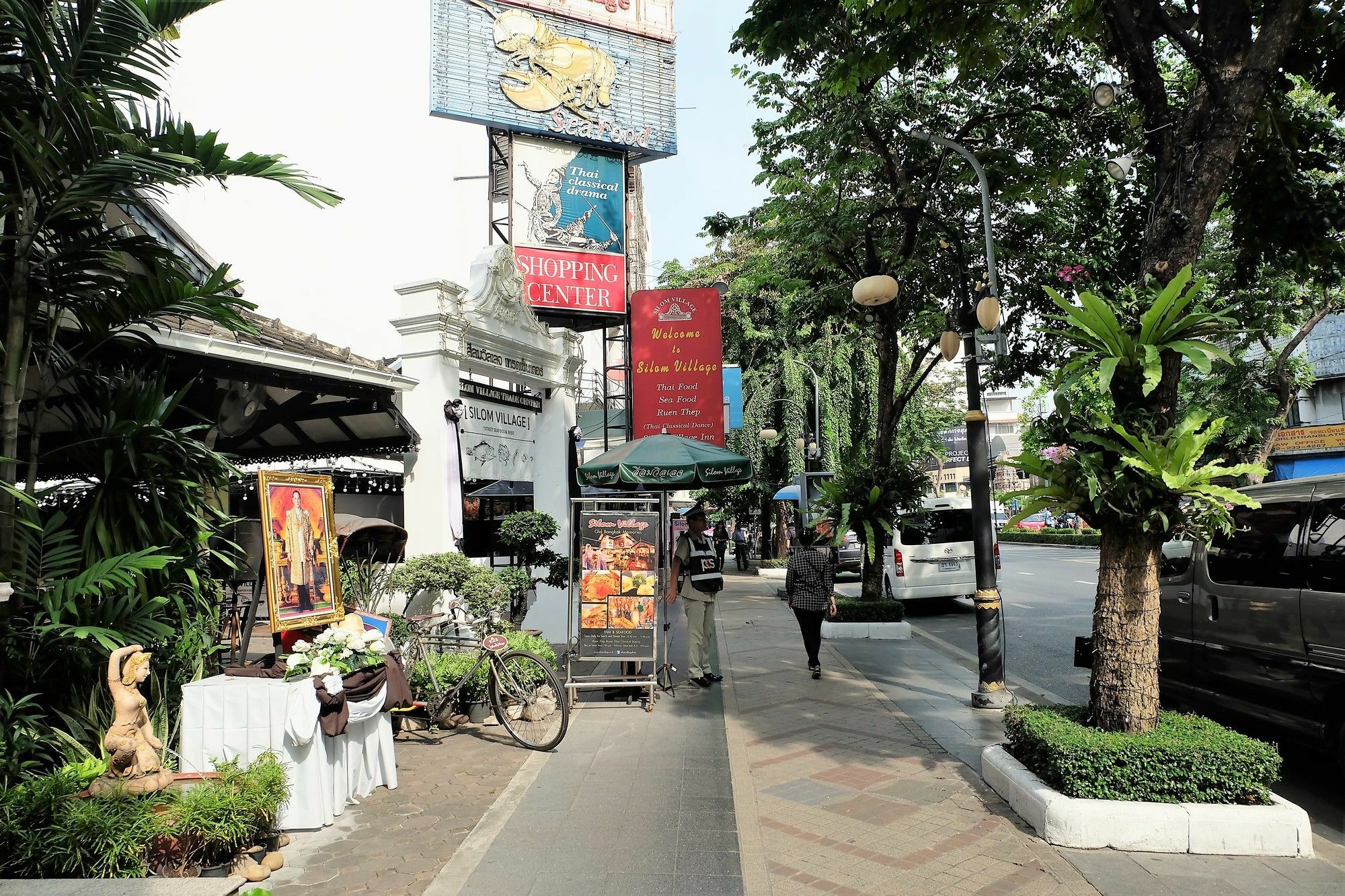Silom Village Inn Bangkok Ngoại thất bức ảnh