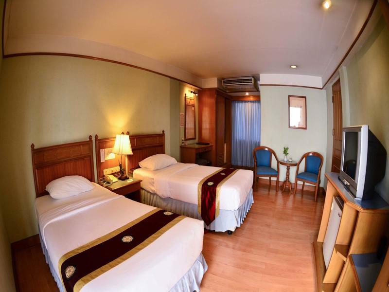 Silom Village Inn Bangkok Ngoại thất bức ảnh