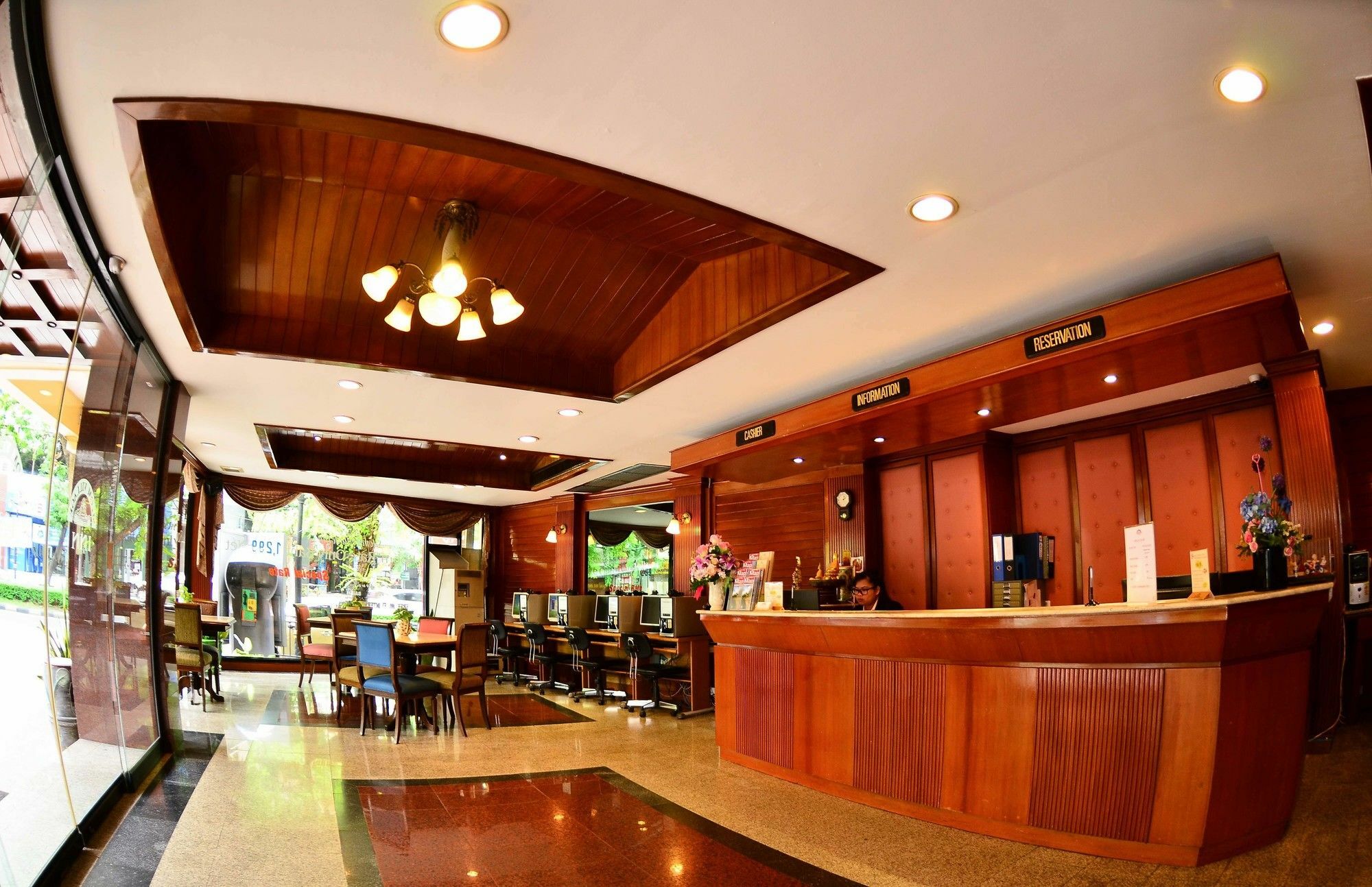 Silom Village Inn Bangkok Ngoại thất bức ảnh